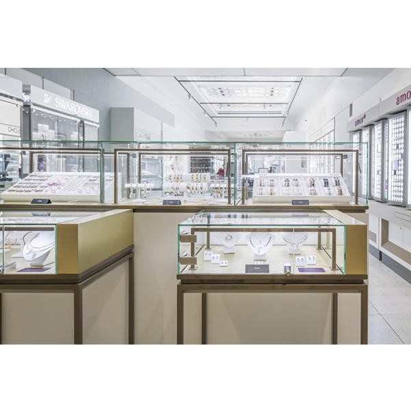 Retail jewelry store design