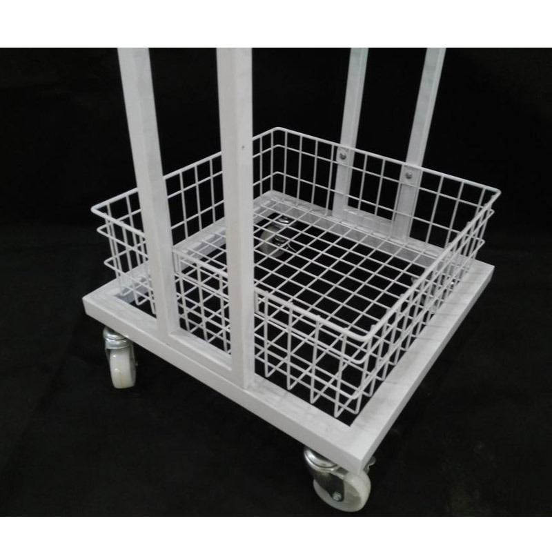 Retail point of purchase display basket